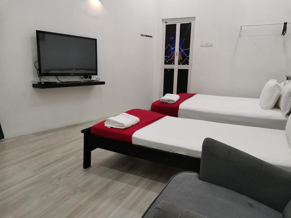 Roomstay Hj Esmon Parit Raja Uthm Bagian luar foto